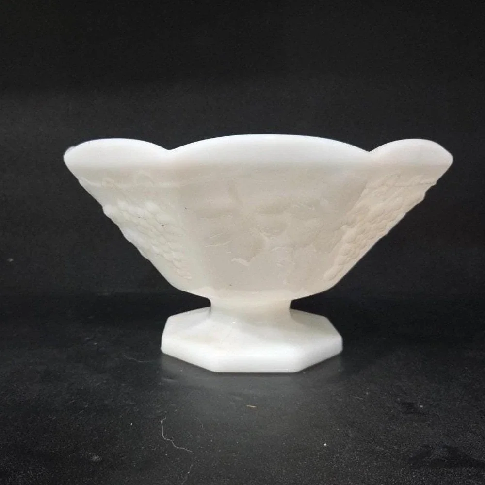 Anchor Hocking Harvest Grape Compote, Vtg Milk Glass Pedestal‎ Bowl, Centerpiece